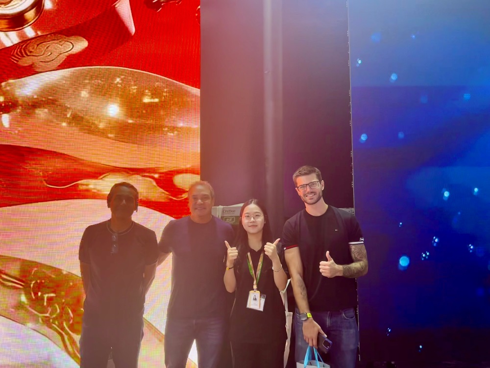 displayed flexible modular video walls for stage